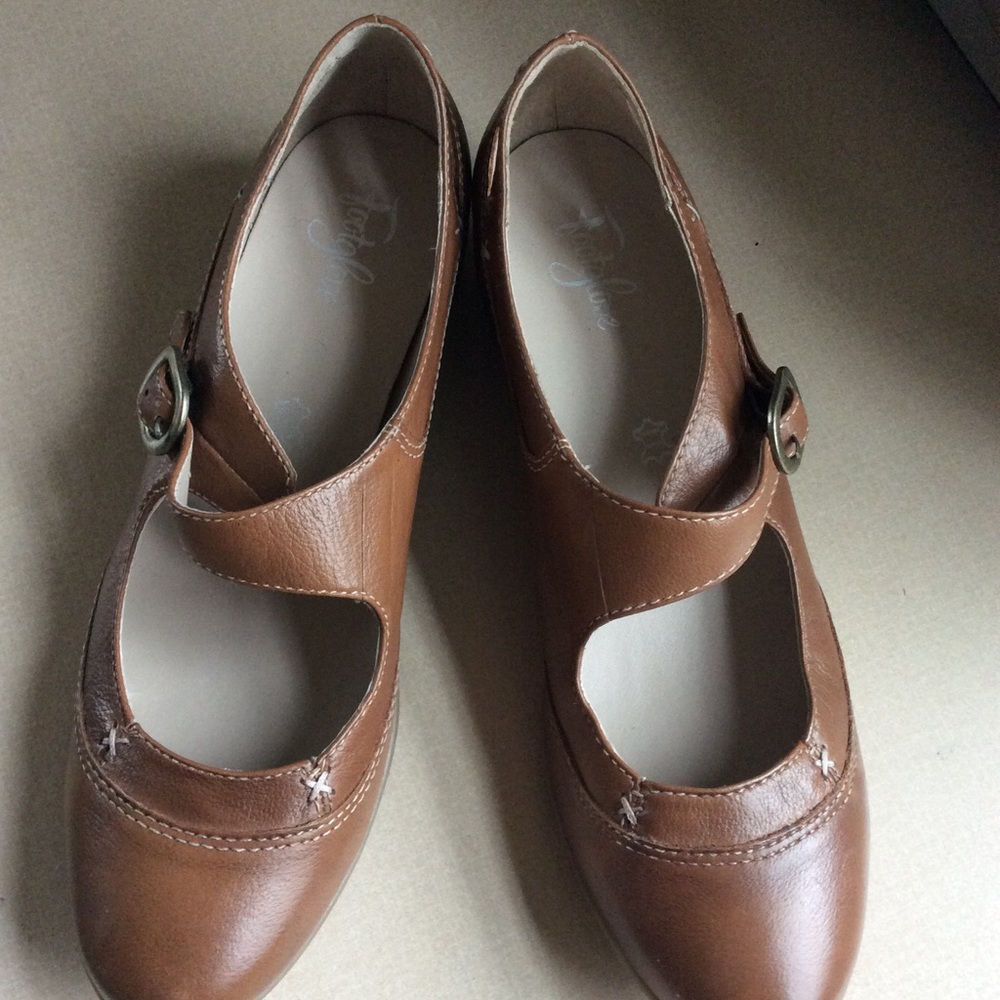 NWOT ladies footglove maryjanes size 7 1/2